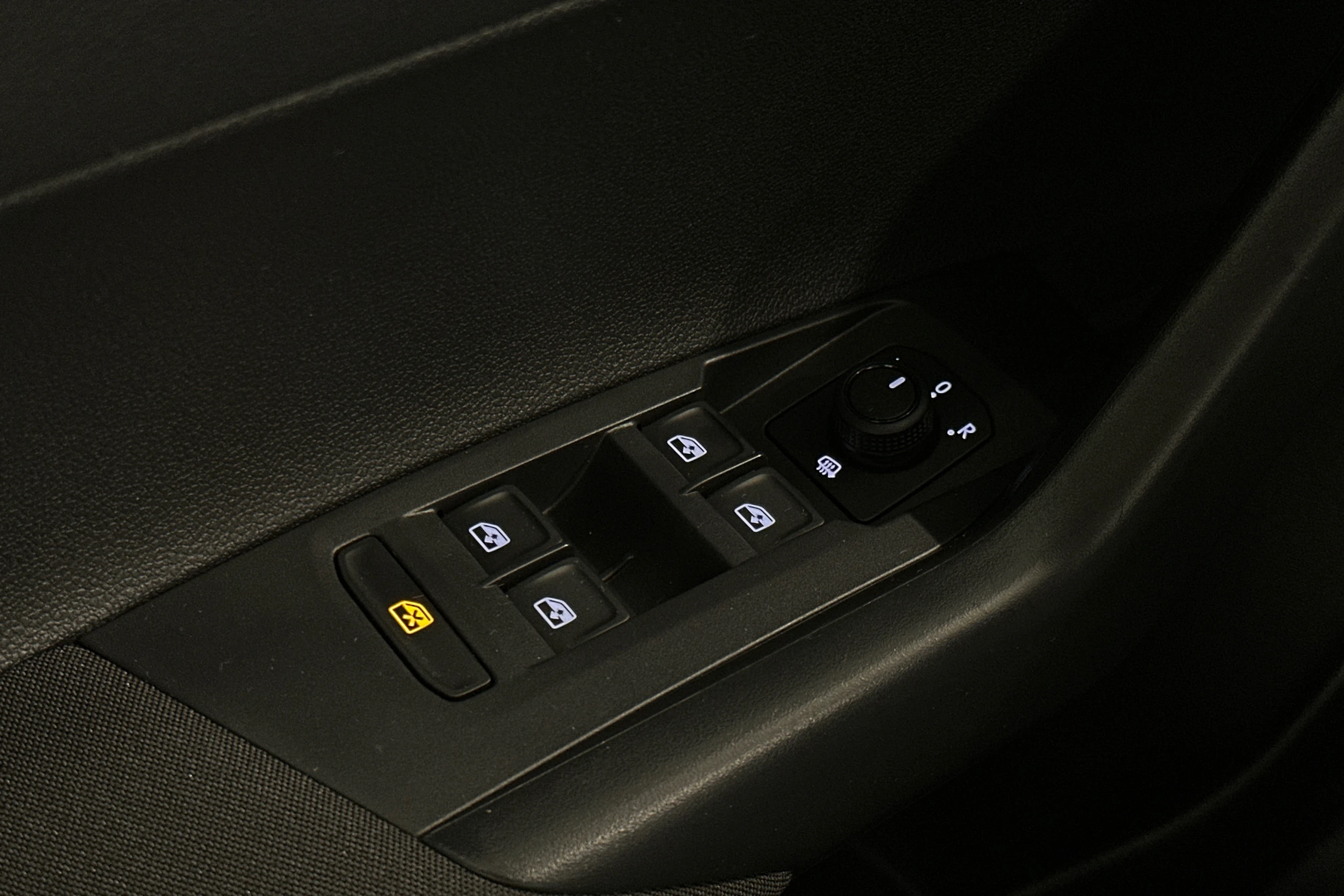 harmaa Volkswagen Taigo 2025 kuva 14.