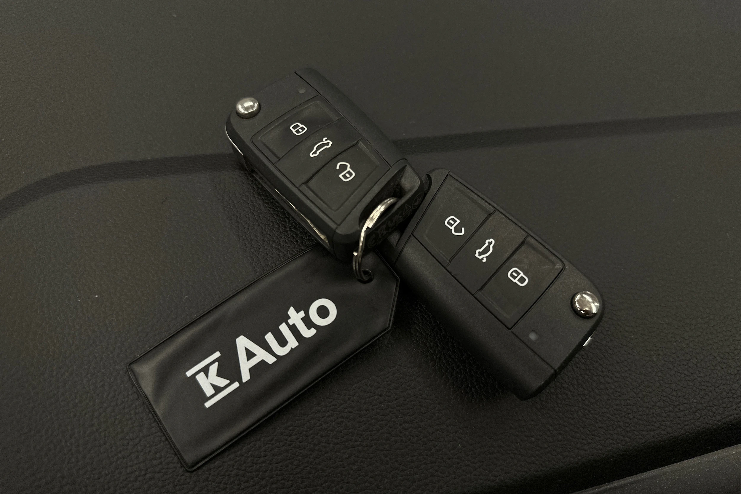 harmaa Volkswagen Taigo 2025 kuva 30.