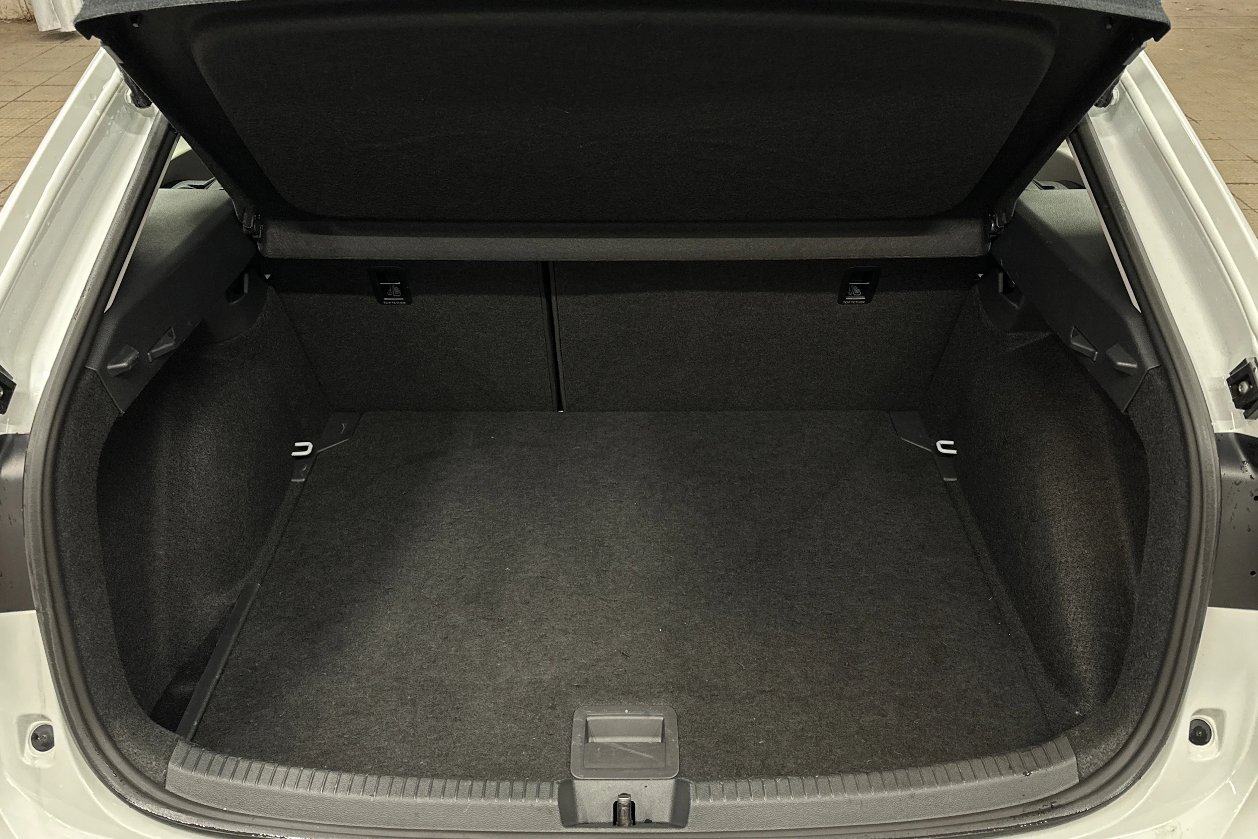 valkoinen Volkswagen Taigo 2025 kuva 15.