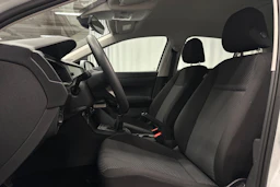 valkoinen Volkswagen Taigo 2025 kuva 16.