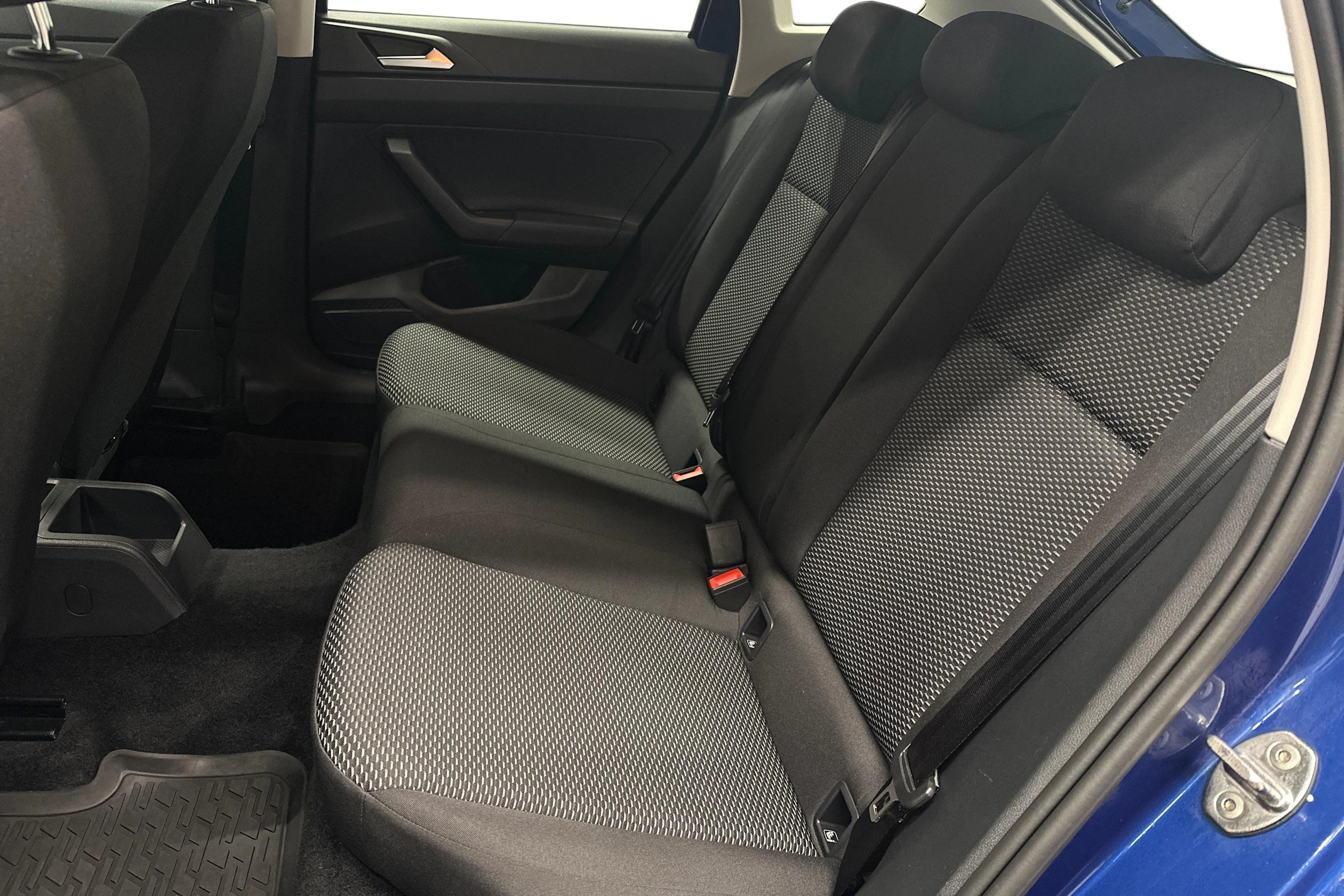 sininen Volkswagen Taigo 2025 kuva 8.