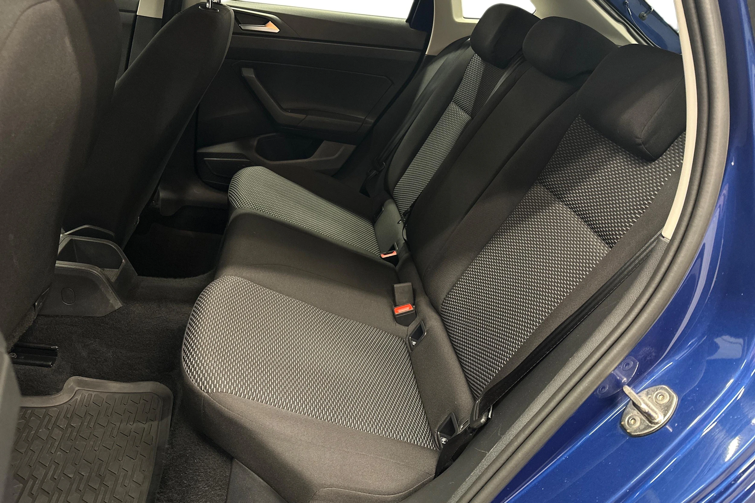 sininen Volkswagen Taigo 2025 kuva 8.