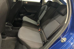 sininen Volkswagen Taigo 2025 kuva 8.
