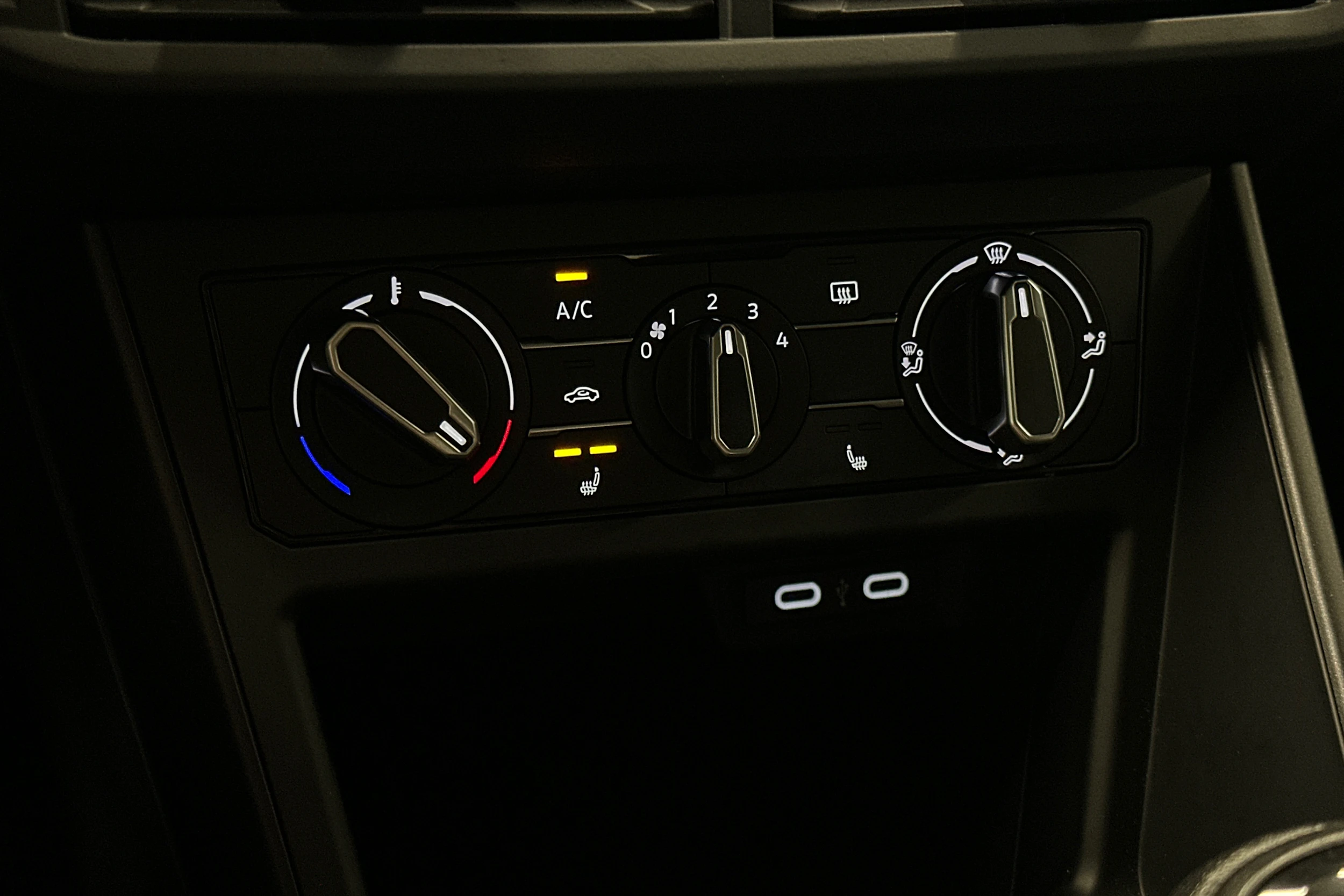 sininen Volkswagen Taigo 2025 kuva 25.