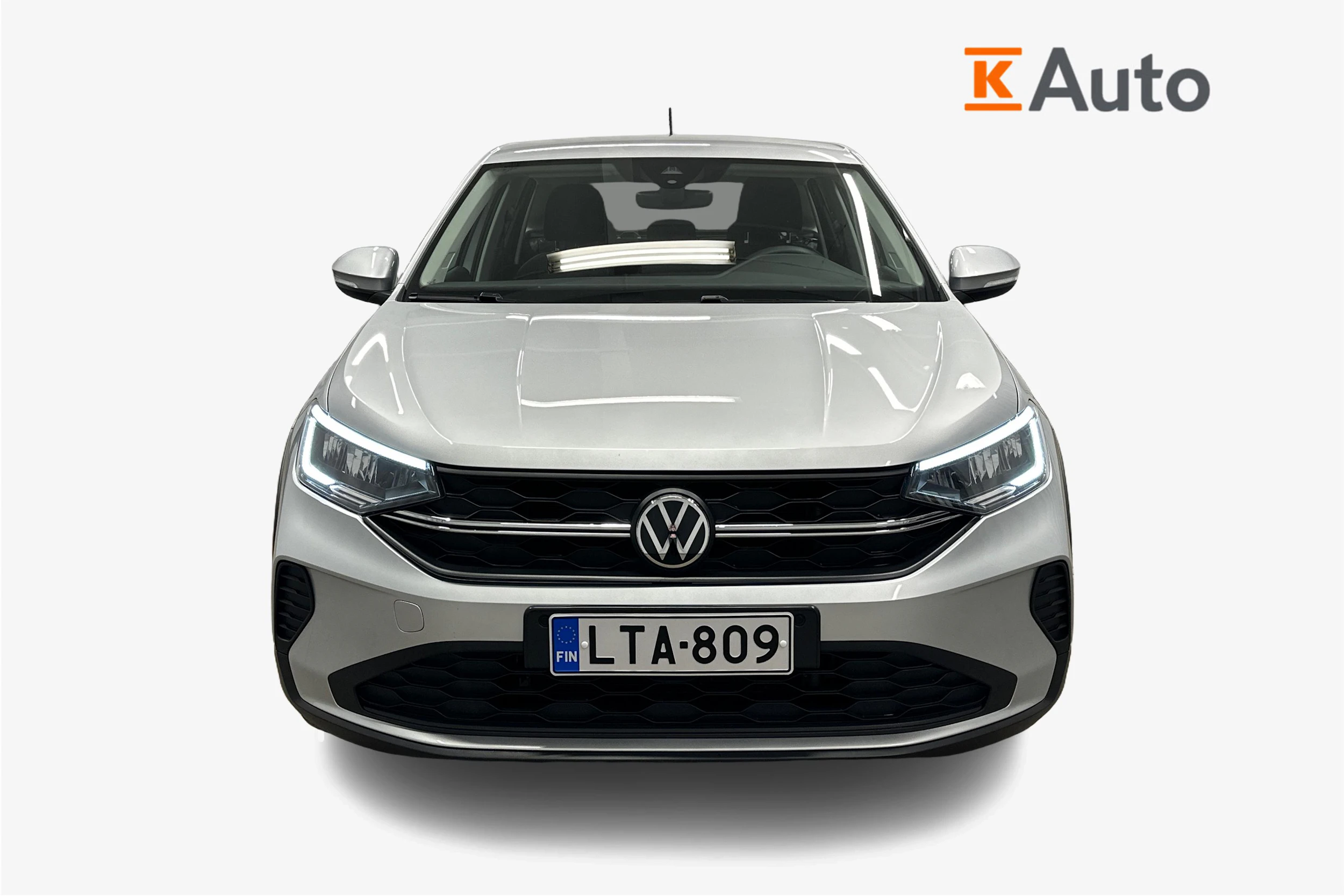 harmaa Volkswagen Taigo 2025 kuva 4.