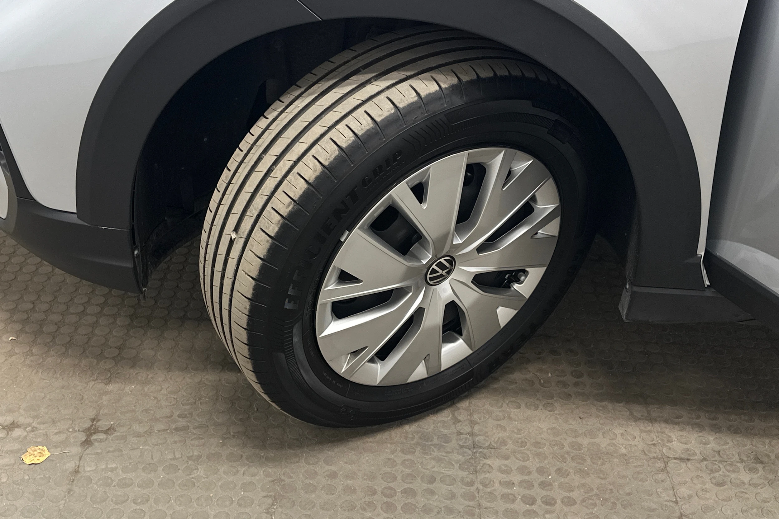 harmaa Volkswagen Taigo 2025 kuva 10.