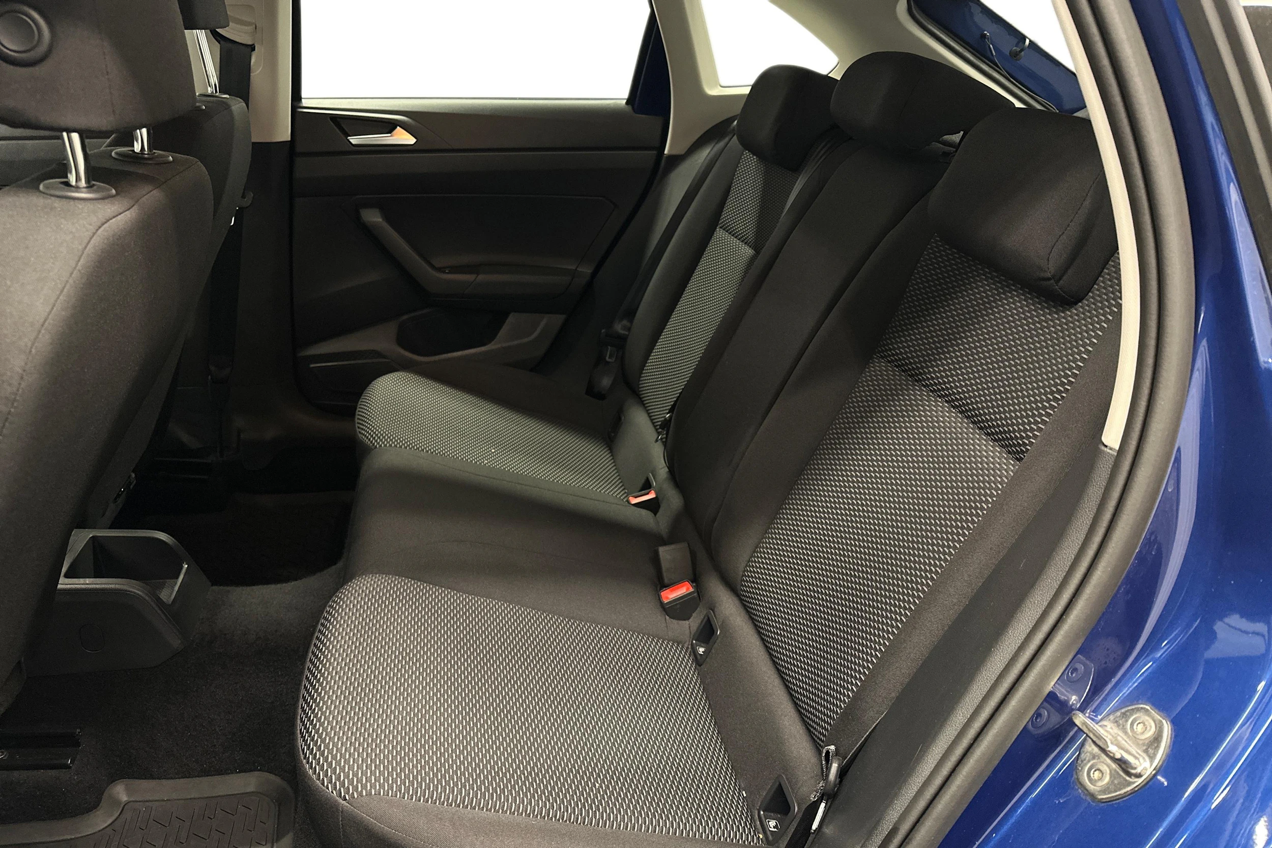 sininen Volkswagen Taigo 2025 kuva 8.
