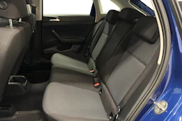 sininen Volkswagen Taigo 2025 kuva 8.