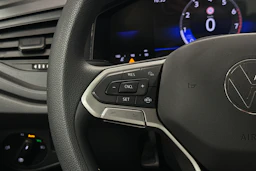sininen Volkswagen Taigo 2025 kuva 11.