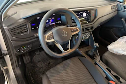 harmaa Volkswagen Taigo 2025 kuva 3.