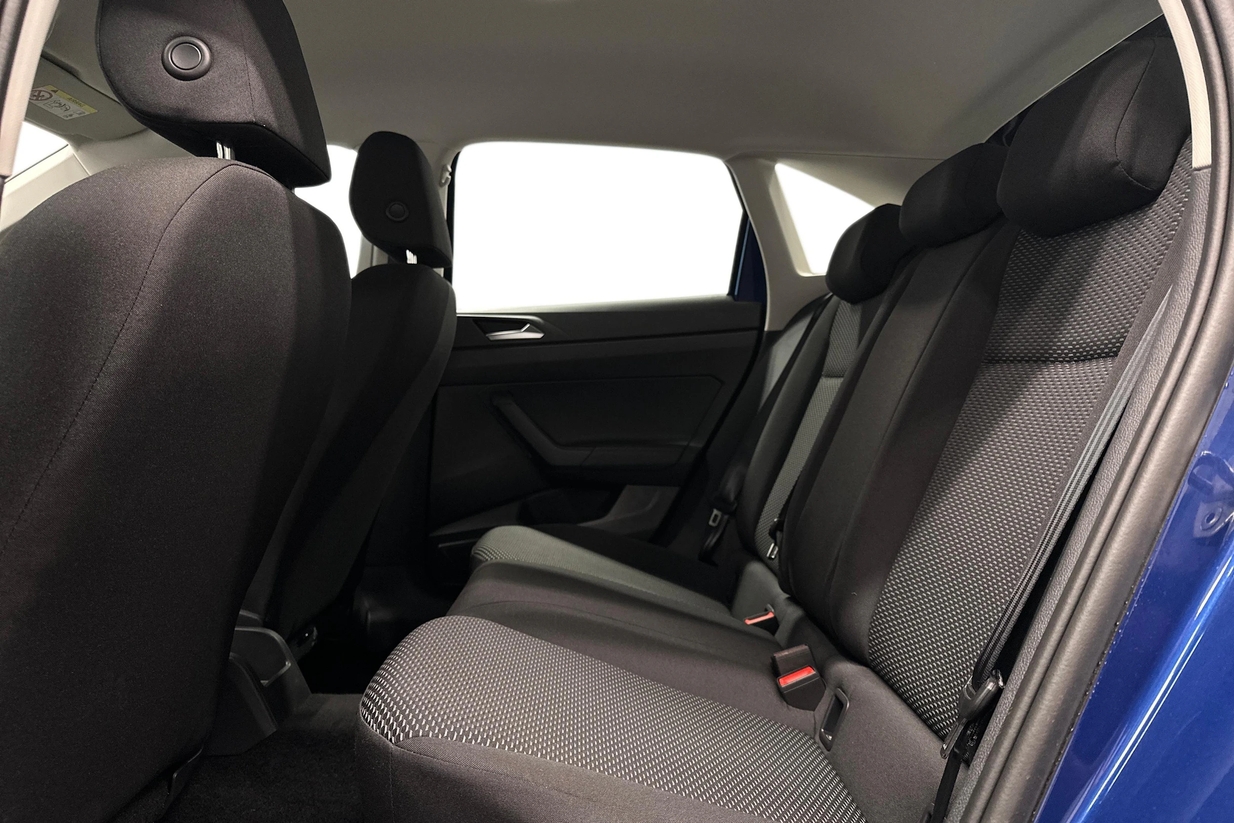 sininen Volkswagen Taigo 2025 kuva 8.