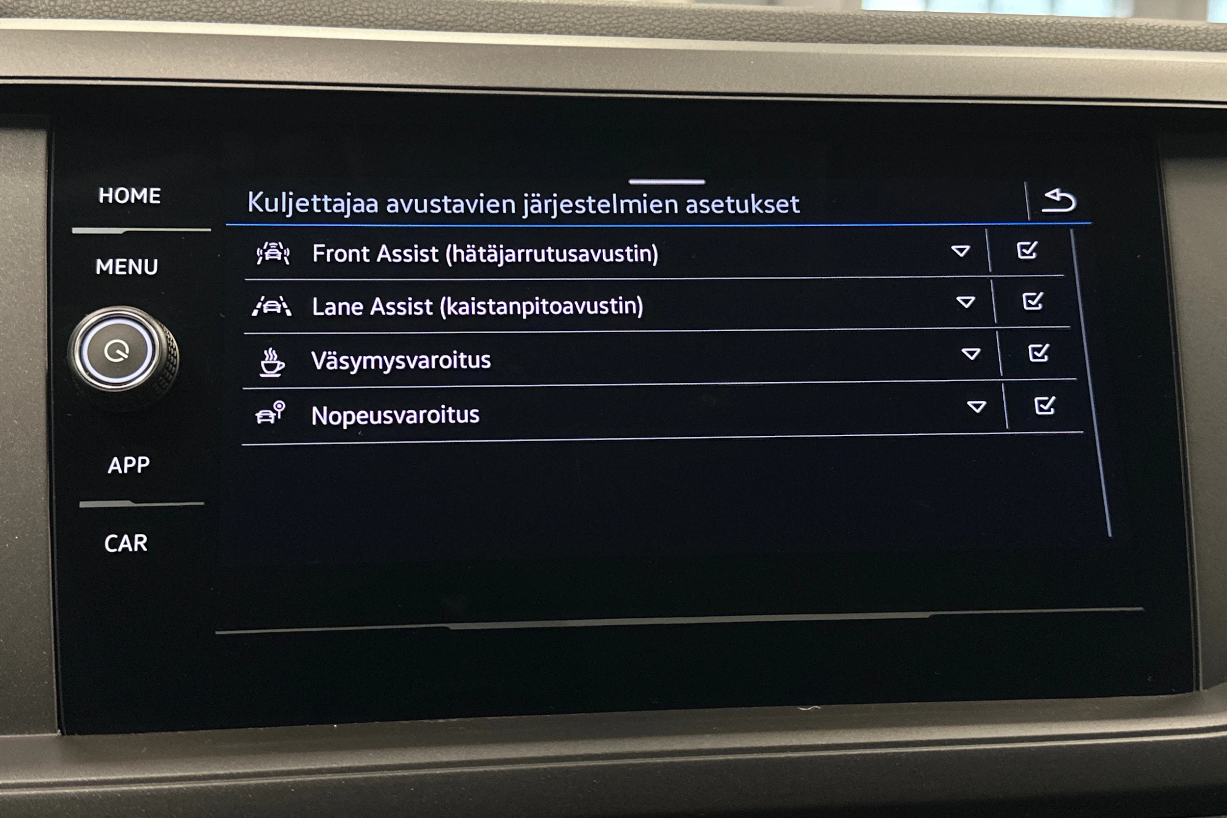 sininen Volkswagen Taigo 2025 kuva 18.