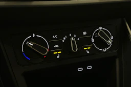 sininen Volkswagen Taigo 2025 kuva 20.