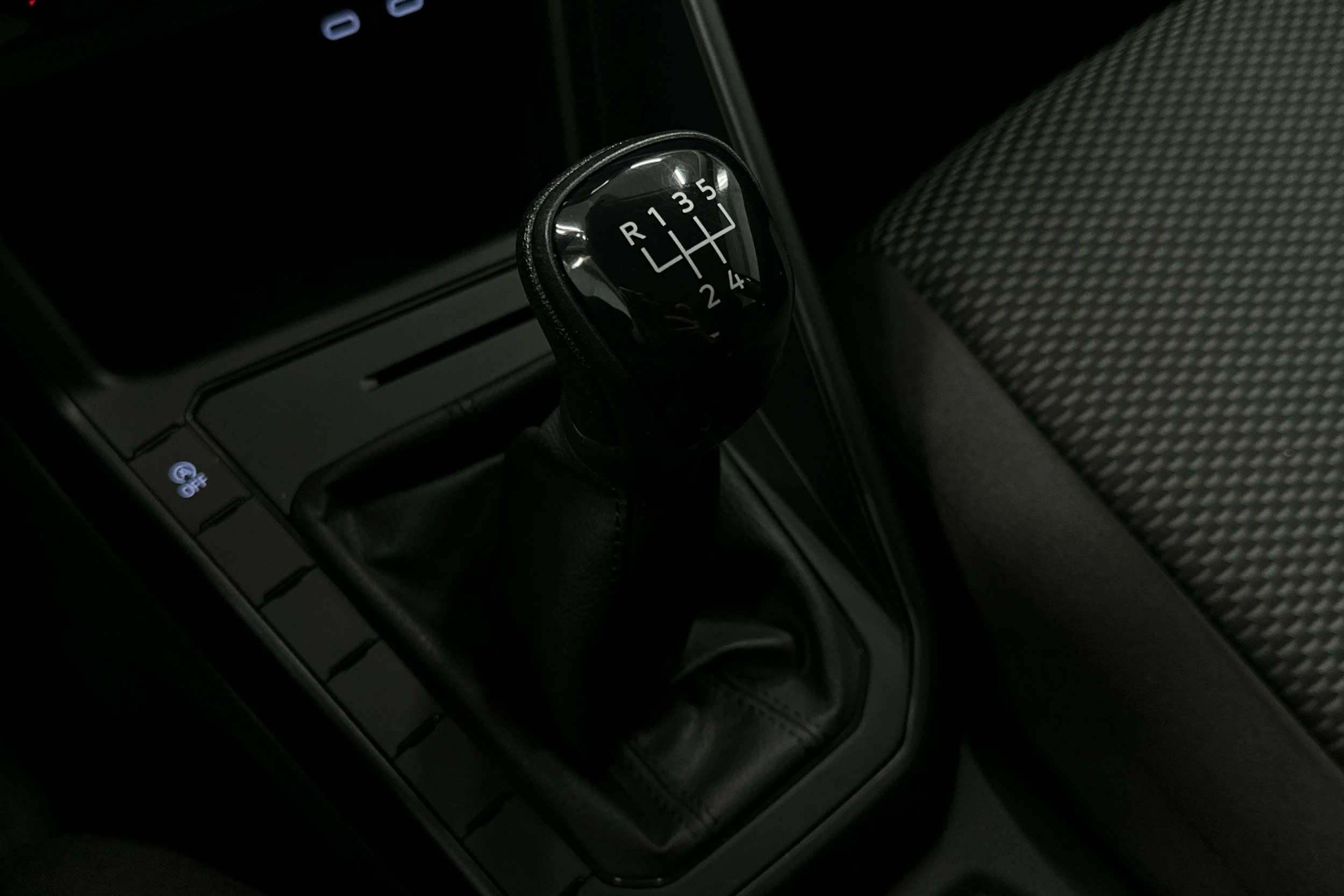 sininen Volkswagen Taigo 2025 kuva 21.