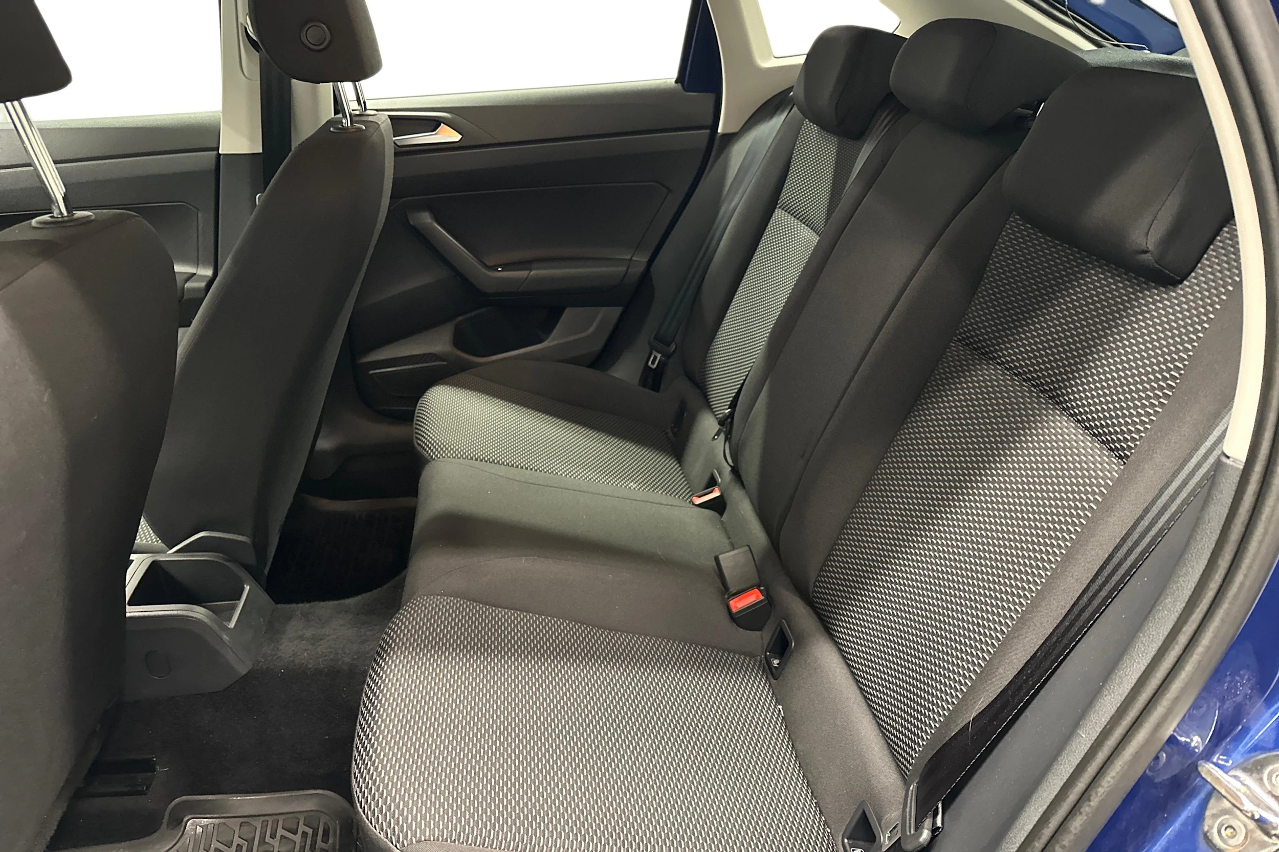 sininen Volkswagen Taigo 2025 kuva 8.