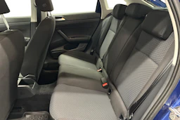 sininen Volkswagen Taigo 2025 kuva 8.