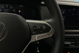 harmaa Volkswagen Taigo 2025 kuva 12.