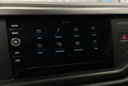 harmaa Volkswagen Taigo 2025 kuva 16.