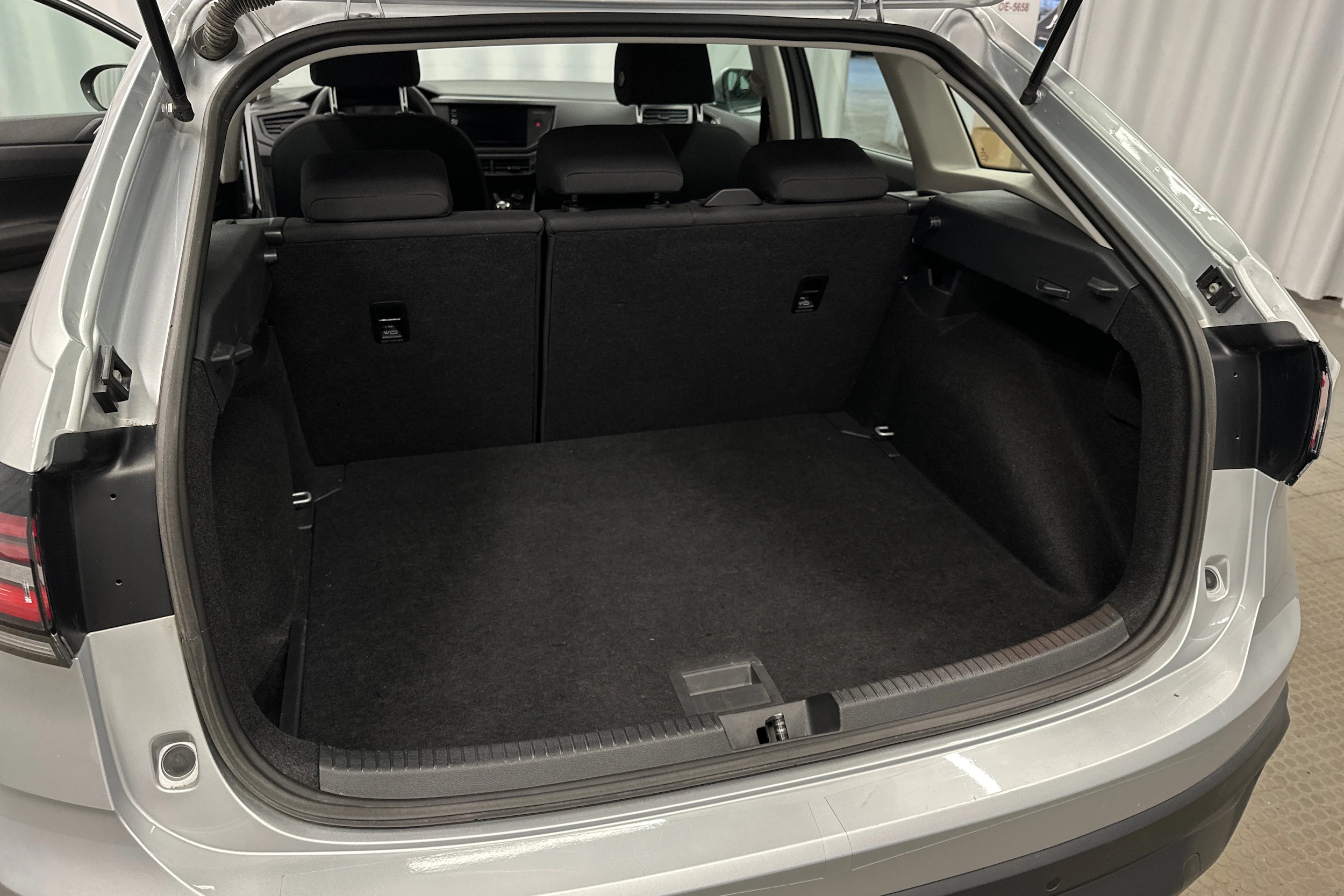 harmaa Volkswagen Taigo 2025 kuva 27.