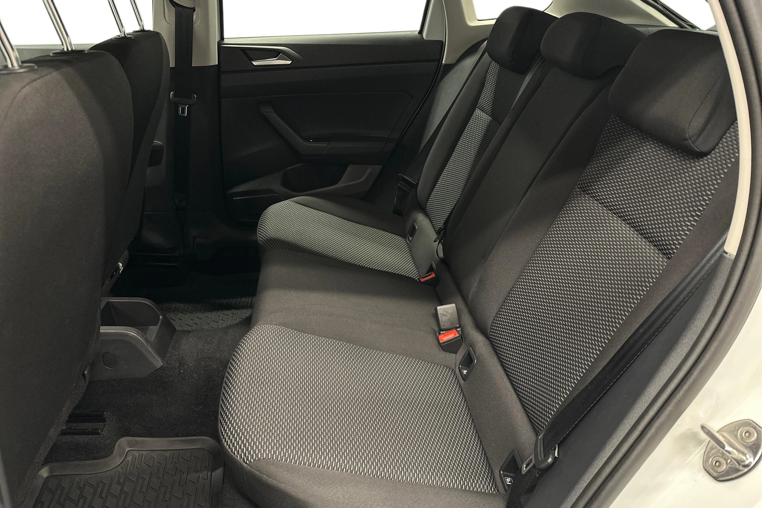 valkoinen Volkswagen Taigo 2025 kuva 8.