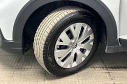 valkoinen Volkswagen Taigo 2025 kuva 10.