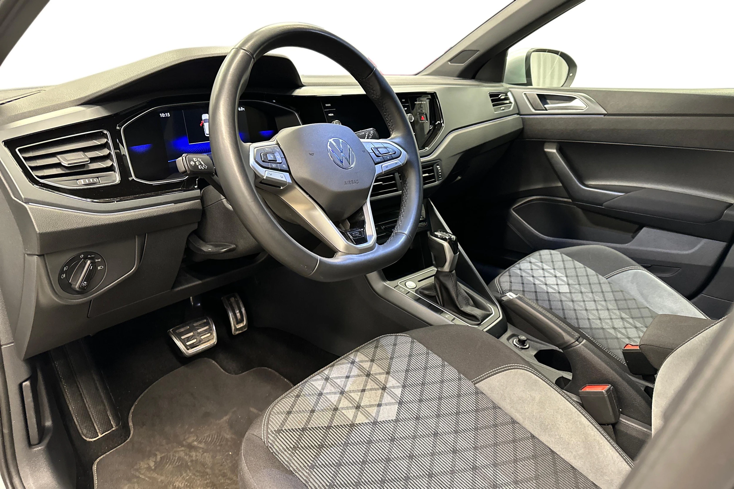 harmaa Volkswagen Taigo 2025 kuva 8.