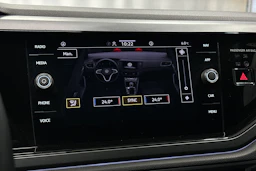 harmaa Volkswagen Taigo 2025 kuva 30.