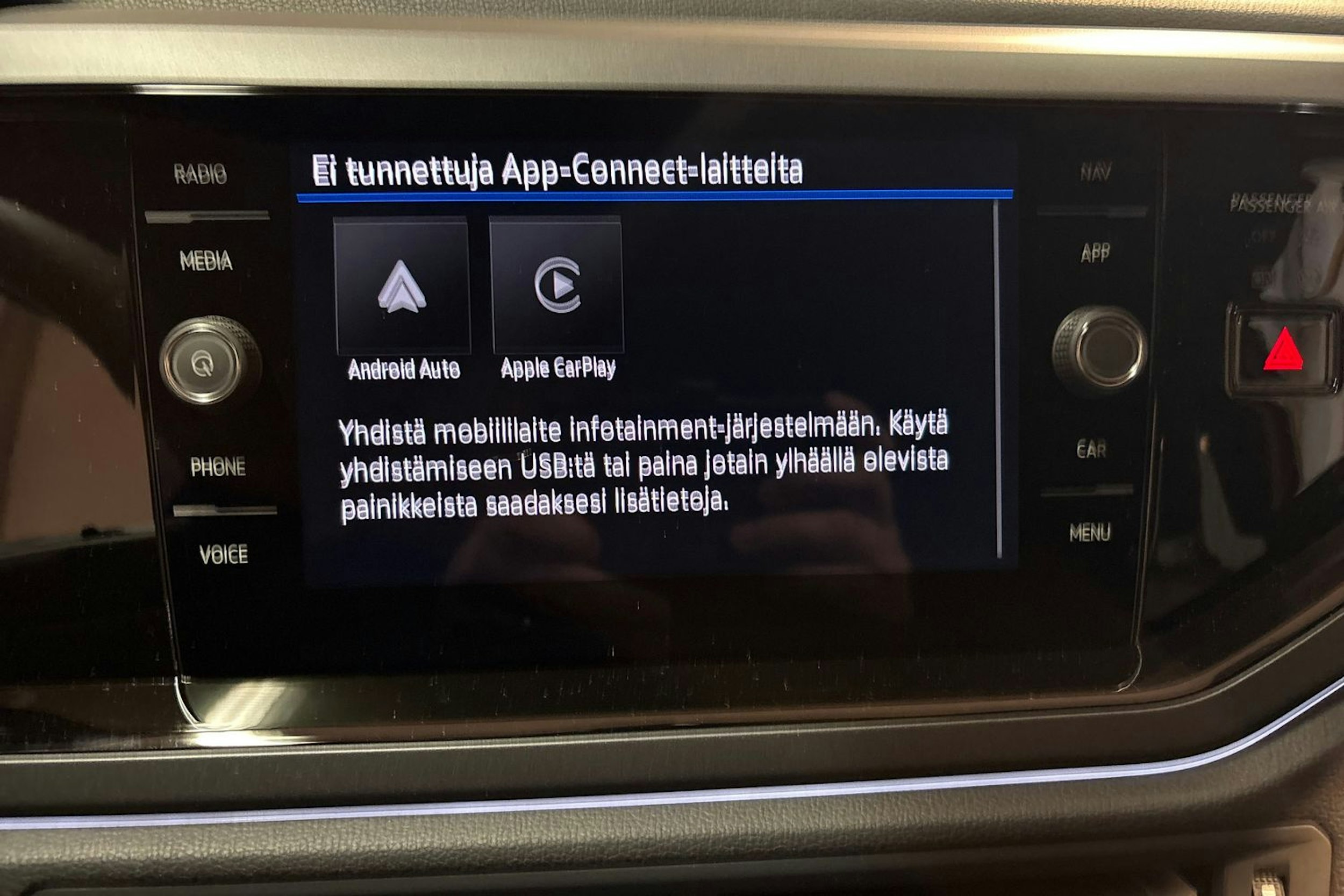 punainen Volkswagen Taigo 2025 kuva 15.