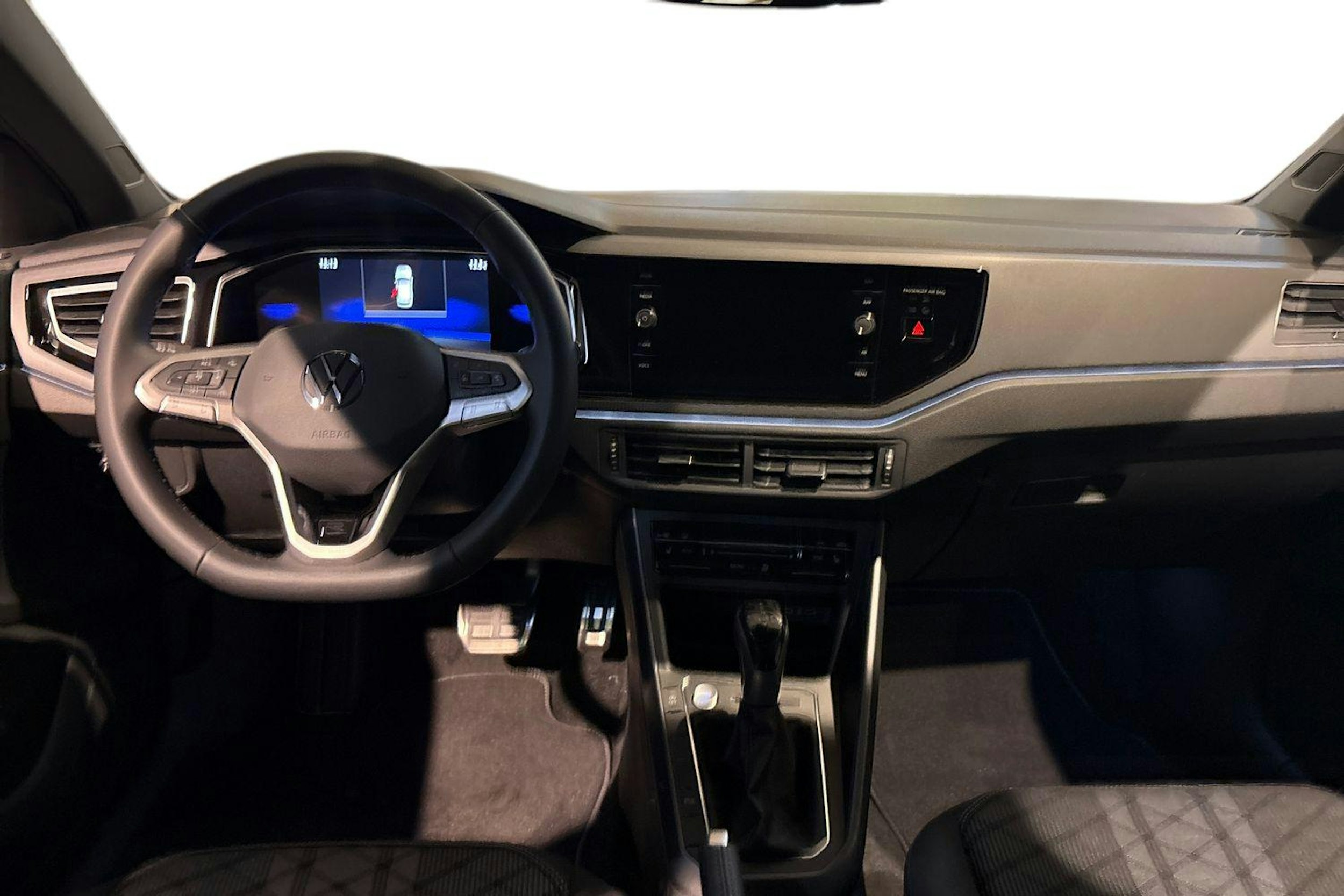 harmaa Volkswagen Taigo 2025 kuva 7.