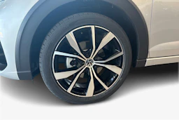 harmaa Volkswagen Taigo 2025 kuva 9.