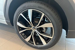 harmaa Volkswagen Taigo 2025 kuva 10.