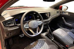 punainen Volkswagen Taigo 2025 kuva 6.