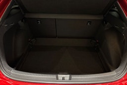 punainen Volkswagen Taigo 2025 kuva 10.