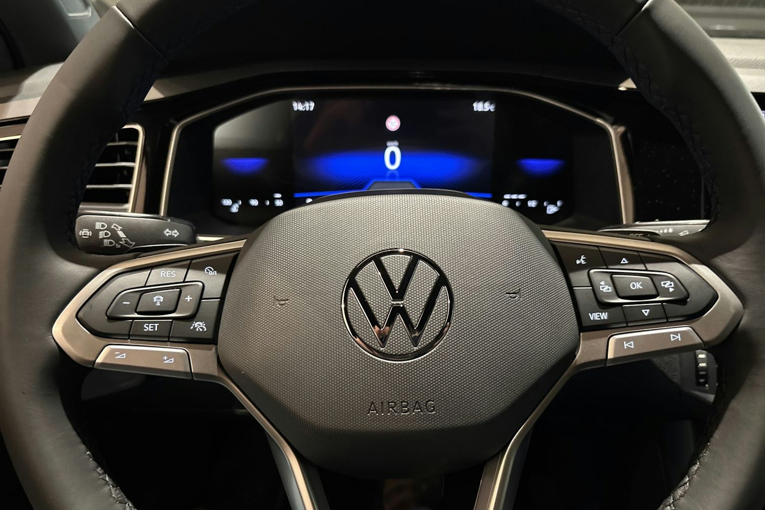 punainen Volkswagen Taigo 2025 kuva 11.