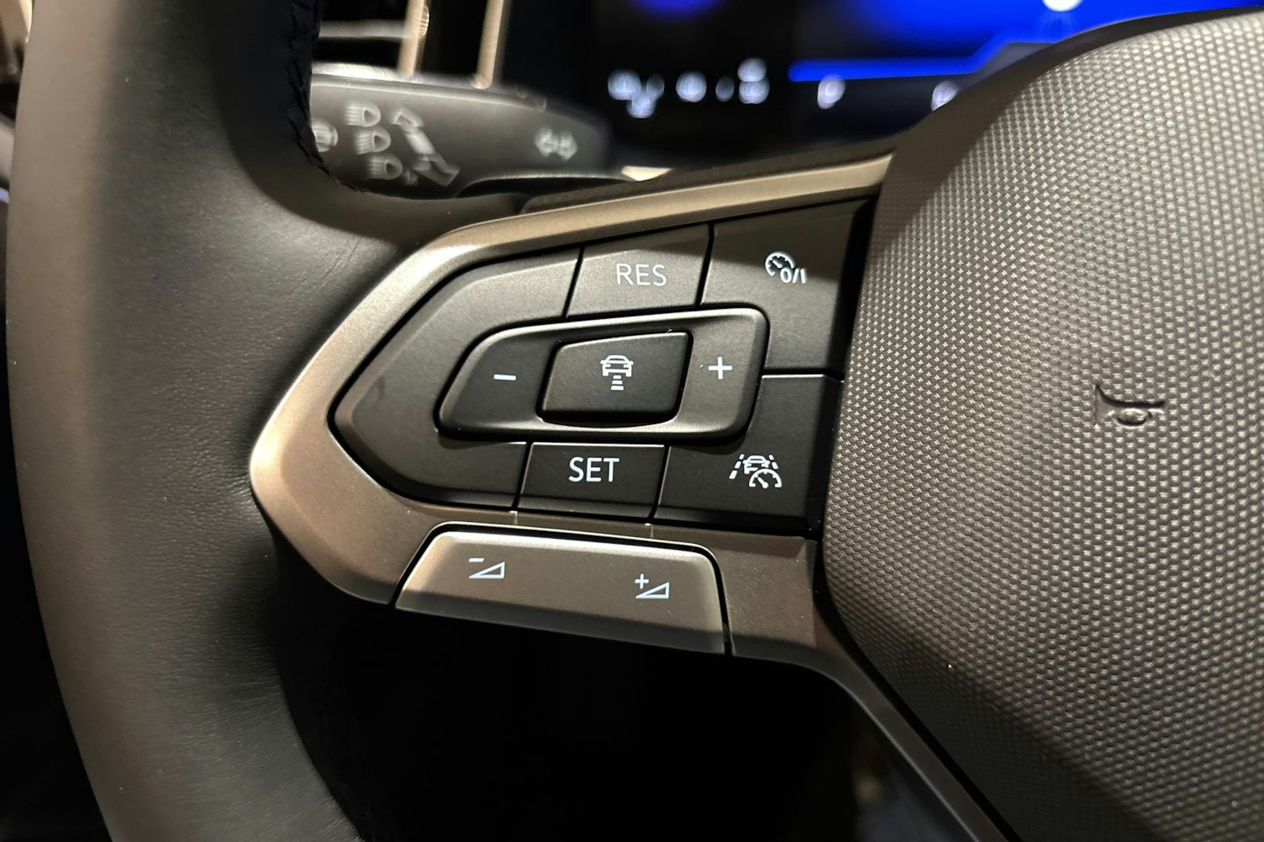 punainen Volkswagen Taigo 2025 kuva 13.