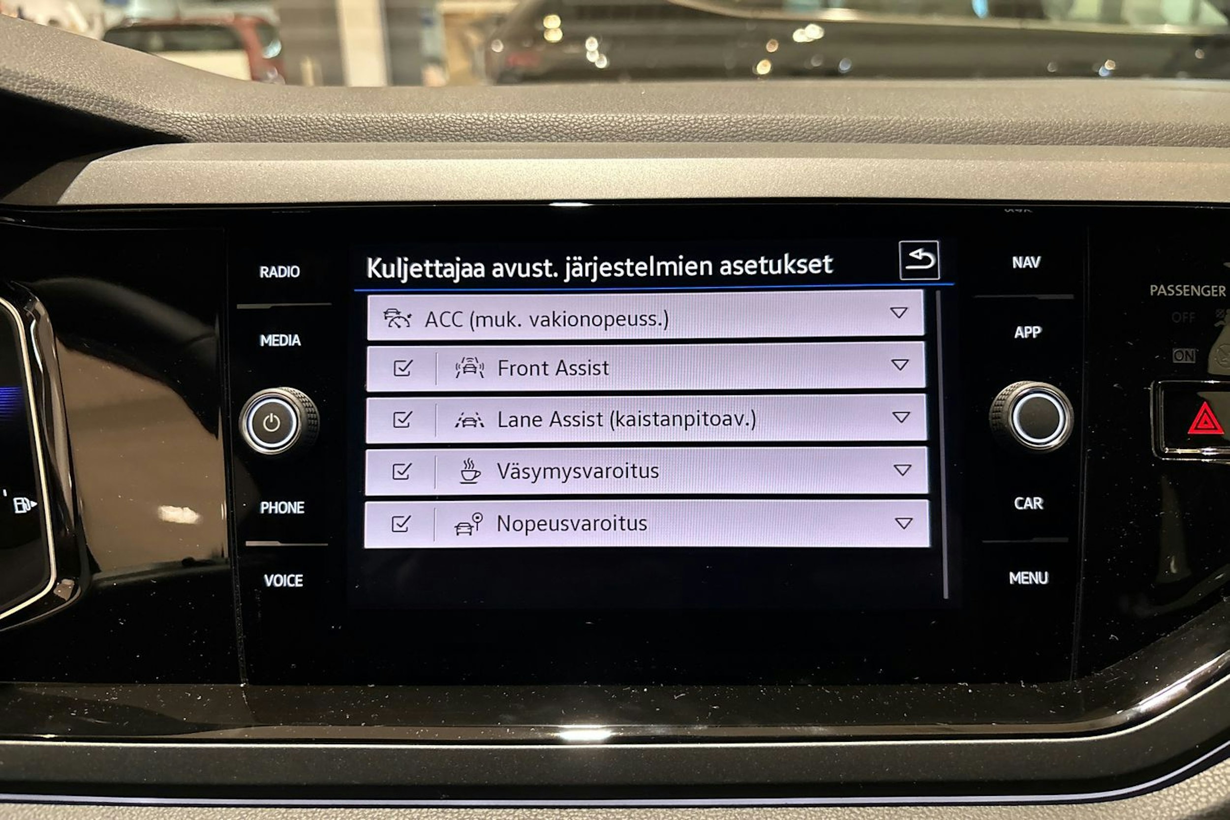 punainen Volkswagen Taigo 2025 kuva 16.