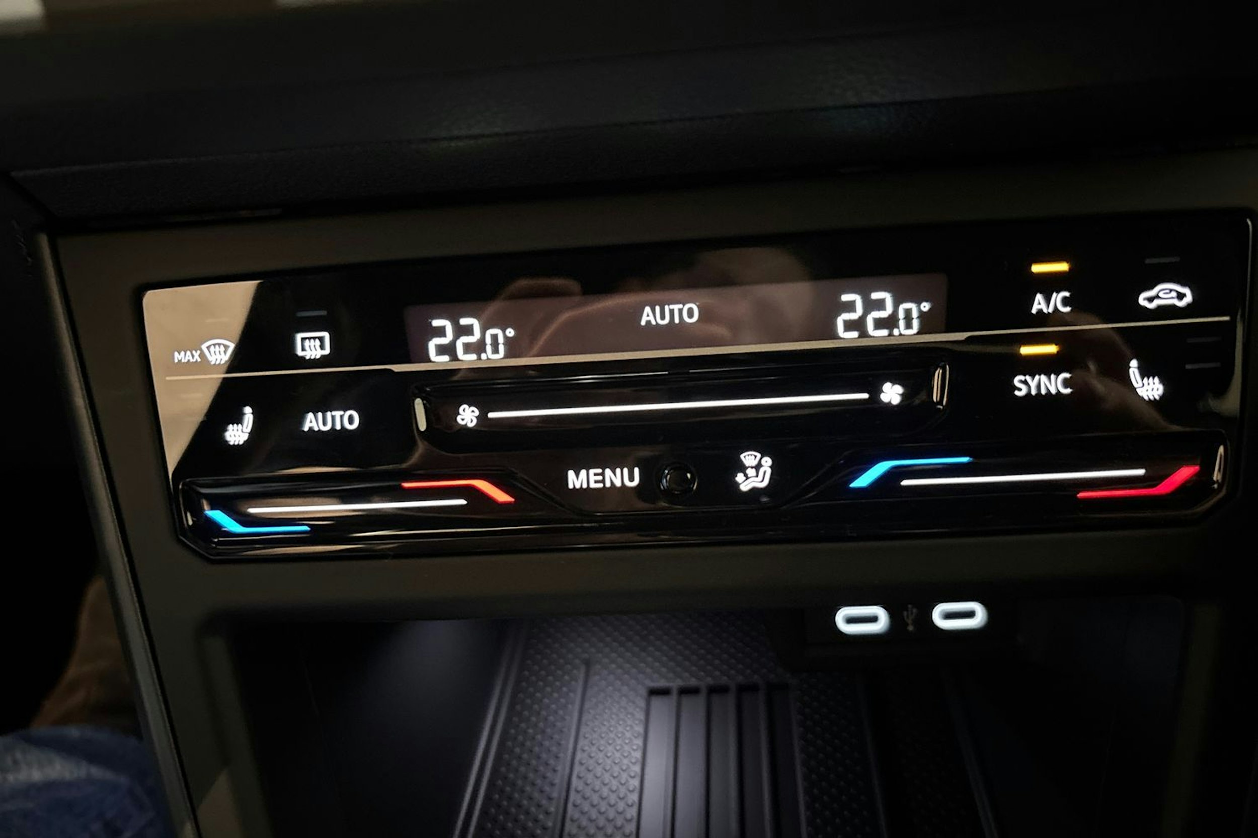 punainen Volkswagen Taigo 2025 kuva 18.