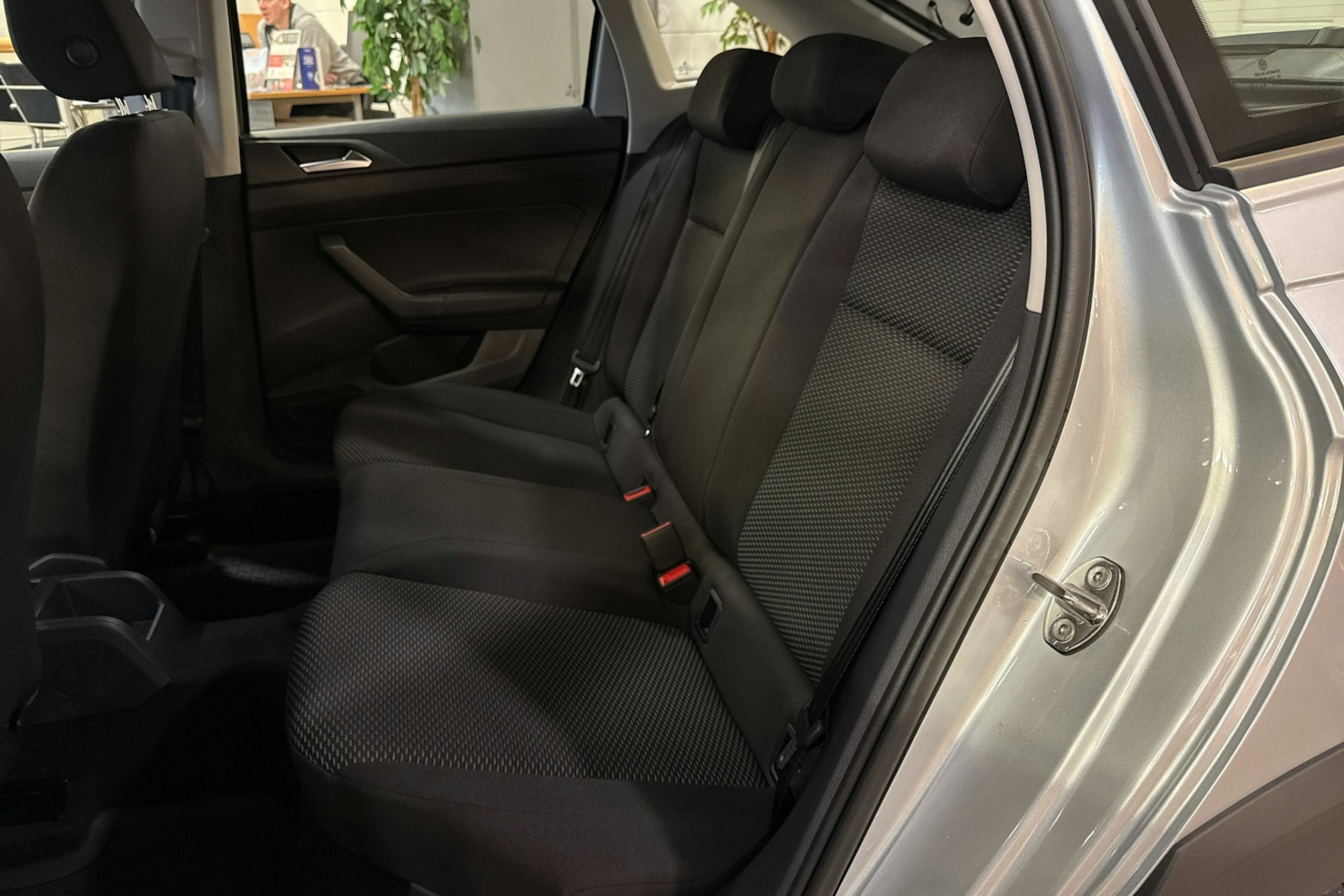 met. harmaa Volkswagen Taigo 2025 kuva 11.