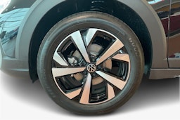 musta Volkswagen Taigo 2025 kuva 9.