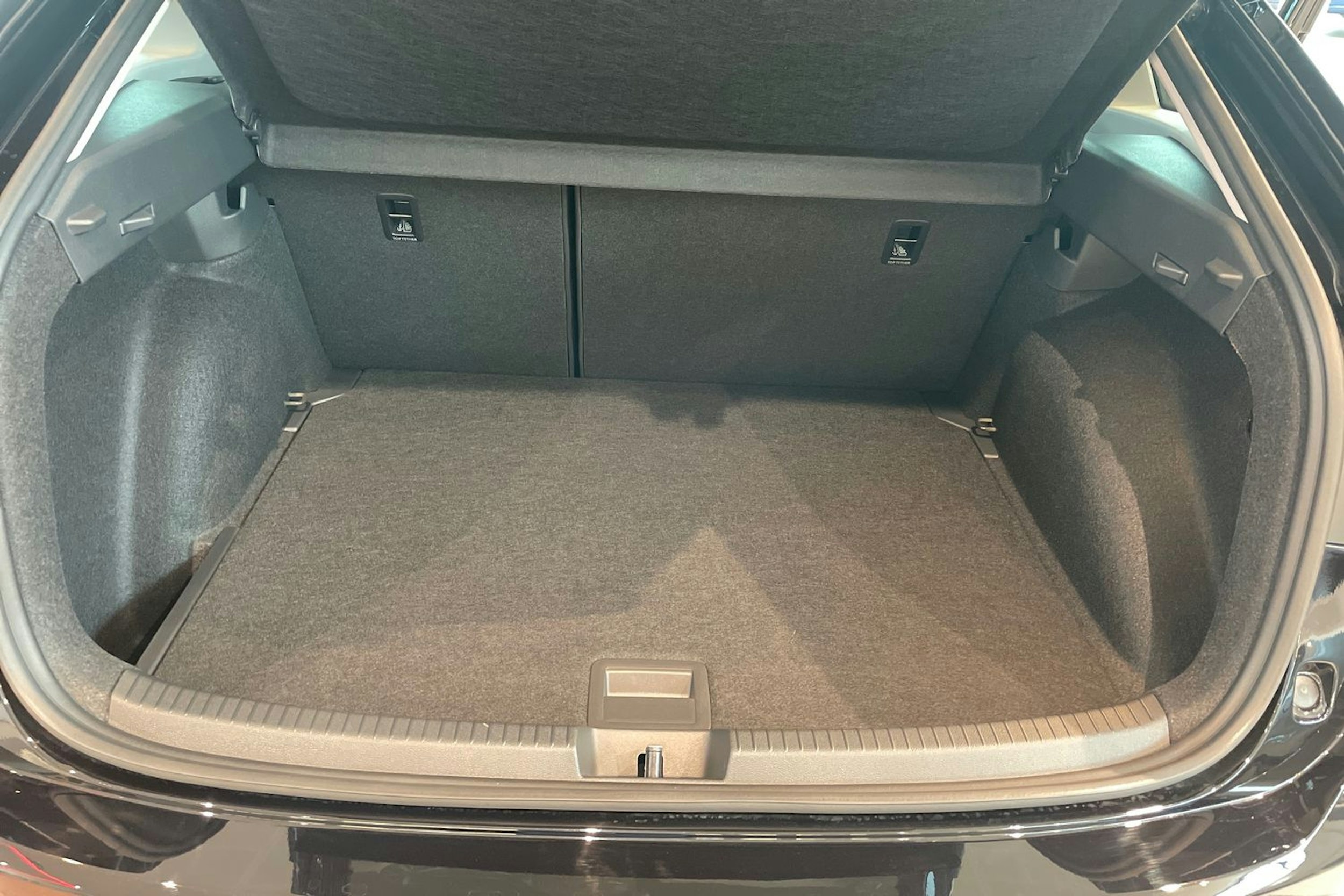 musta Volkswagen Taigo 2025 kuva 11.