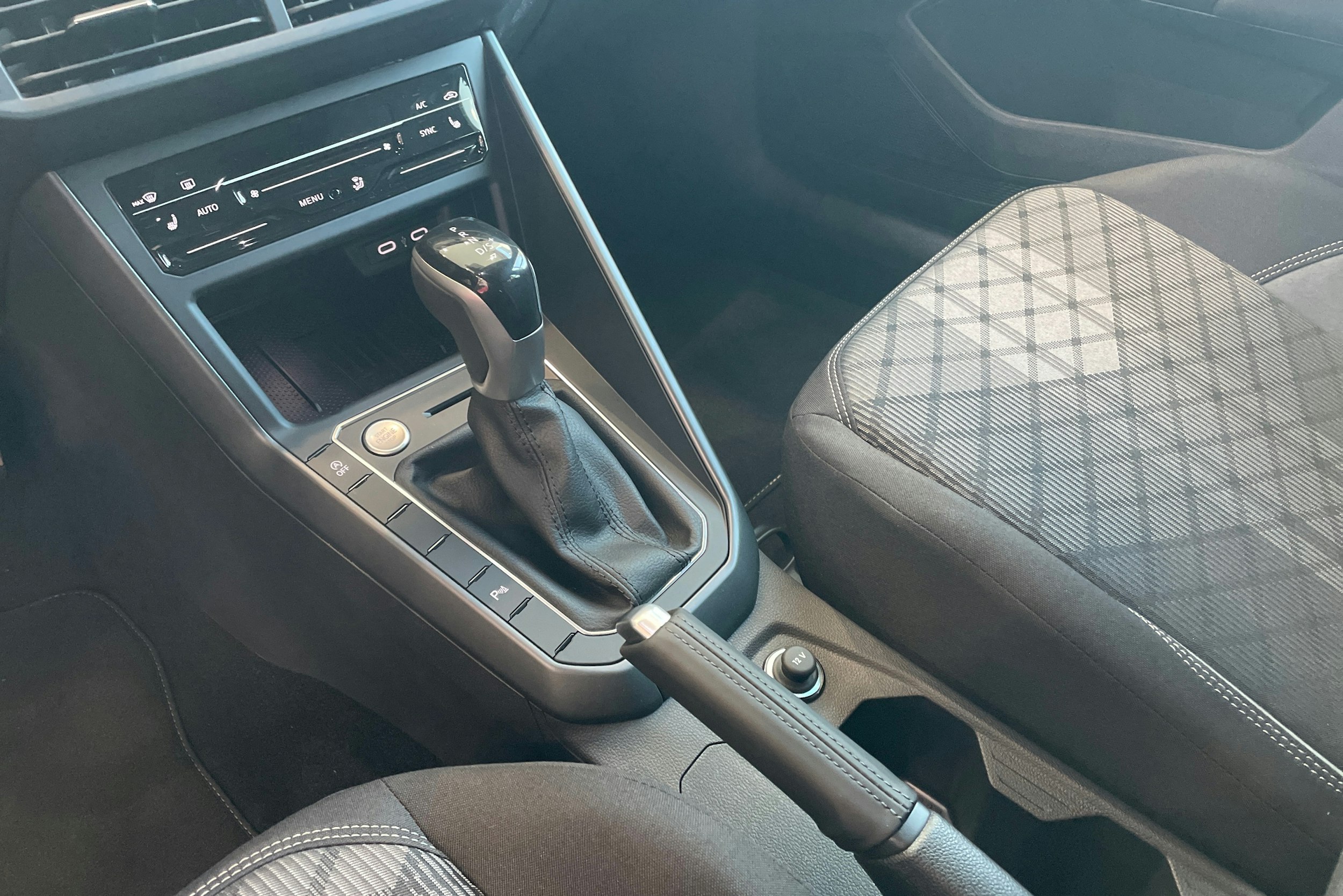 musta Volkswagen Taigo 2025 kuva 19.