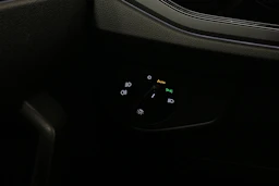 harmaa Volkswagen Taigo 2025 kuva 15.