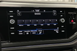 harmaa Volkswagen Taigo 2025 kuva 18.