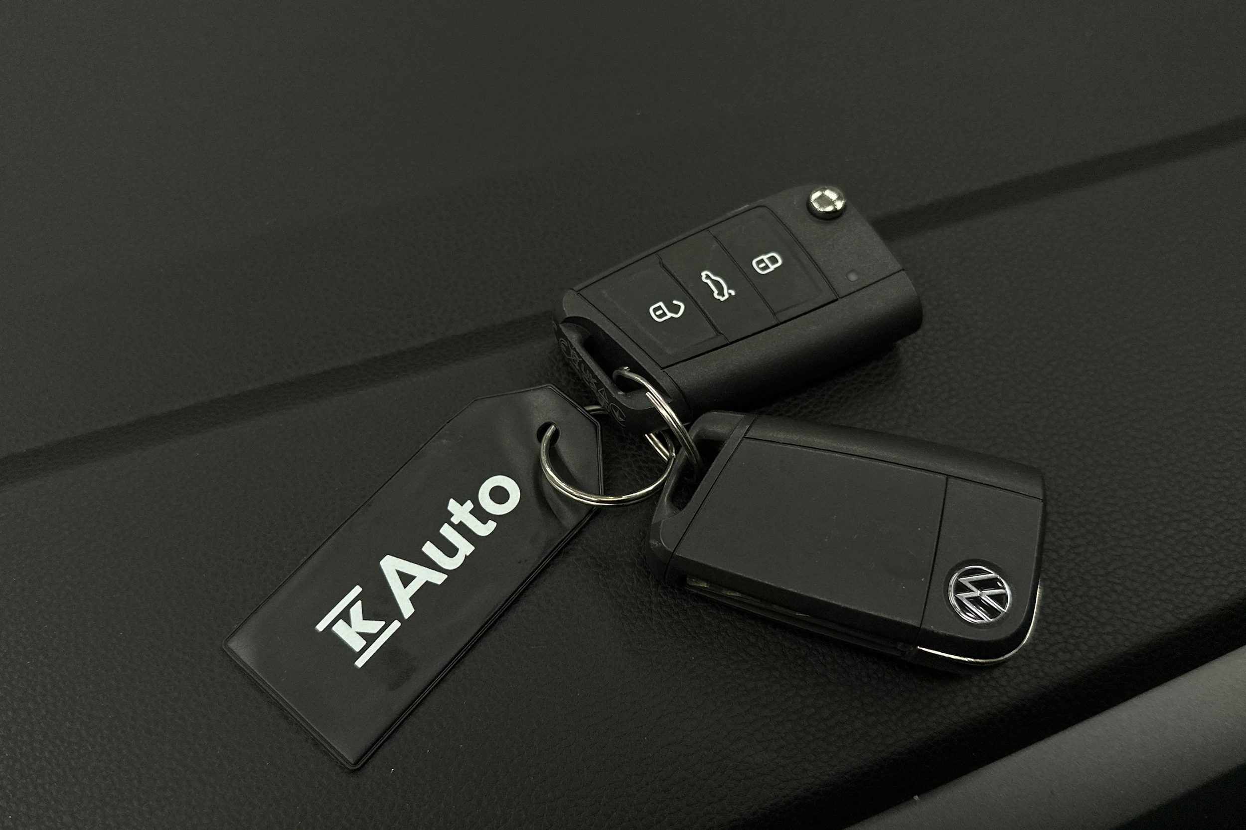 harmaa Volkswagen Taigo 2025 kuva 29.