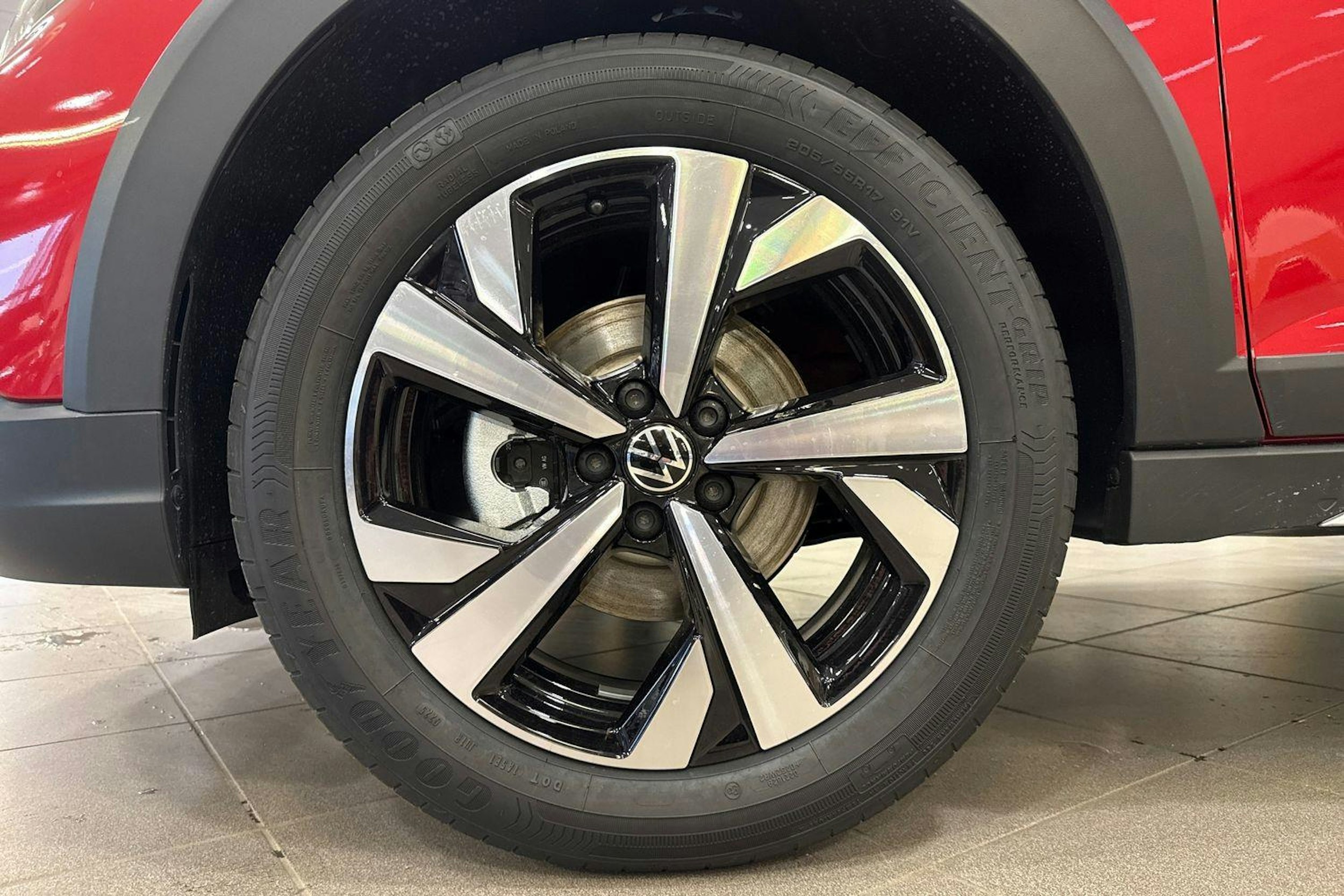 met. punainen Volkswagen Taigo 2025 kuva 10.