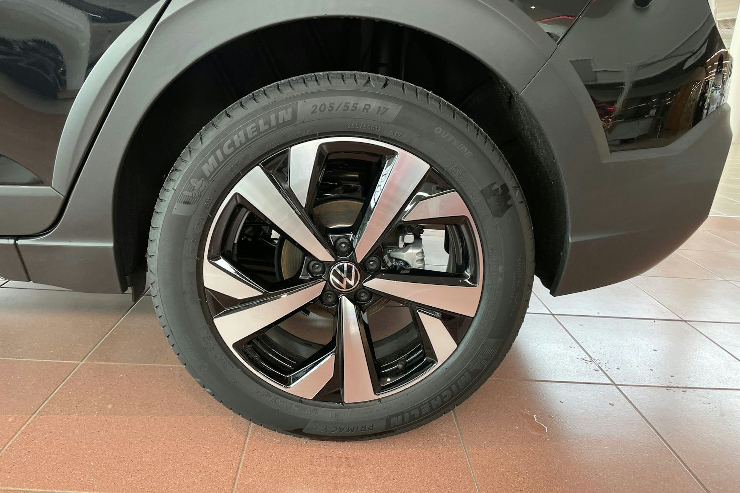 musta Volkswagen Taigo 2025 kuva 10.