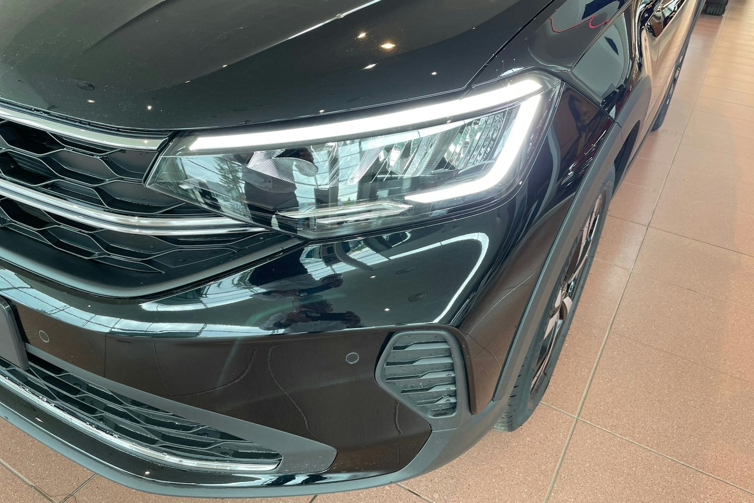 musta Volkswagen Taigo 2025 kuva 11.