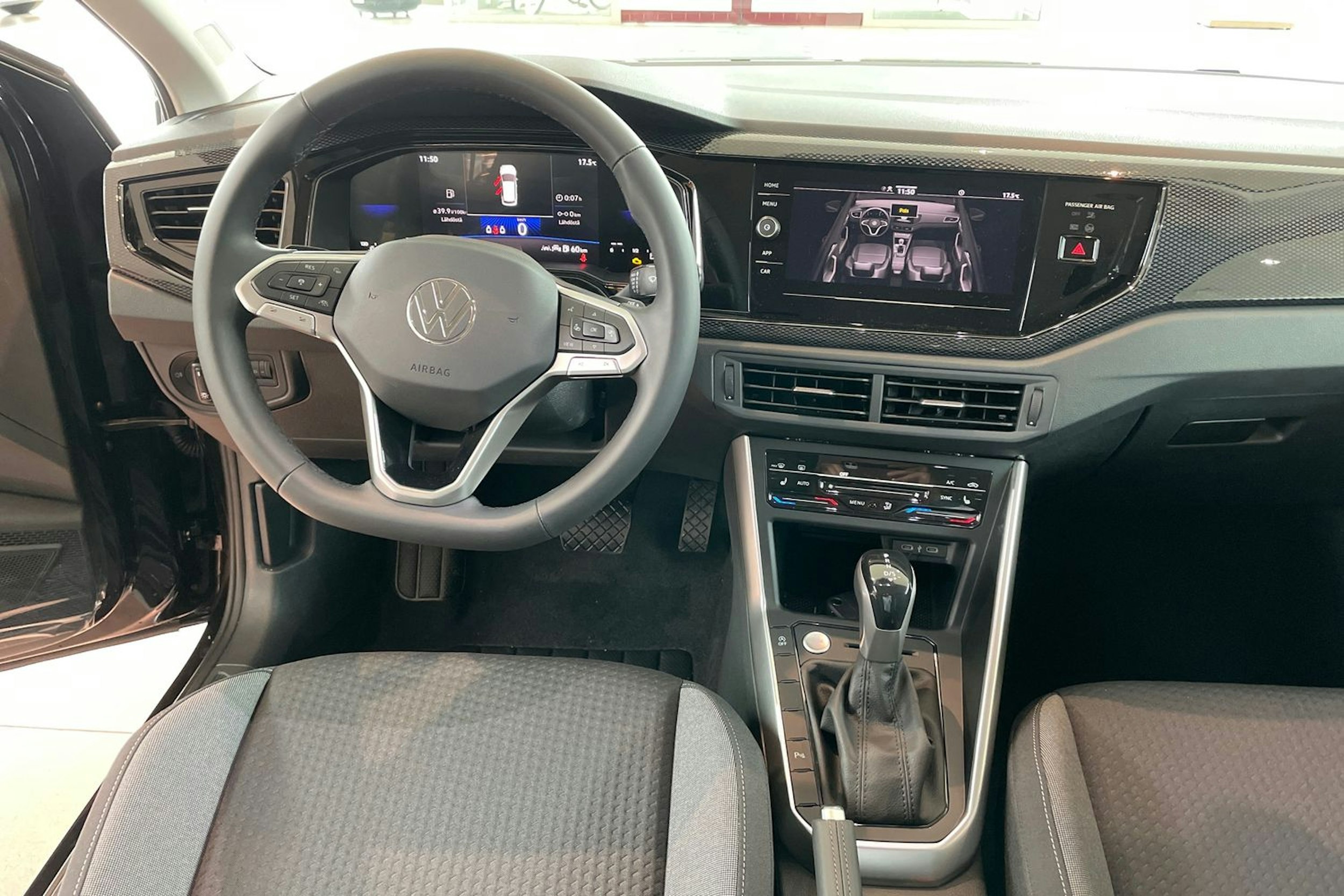 musta Volkswagen Taigo 2025 kuva 16.