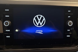 harmaa Volkswagen Taigo 2025 kuva 11.