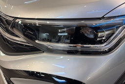 harmaa Volkswagen Taigo 2025 kuva 14.